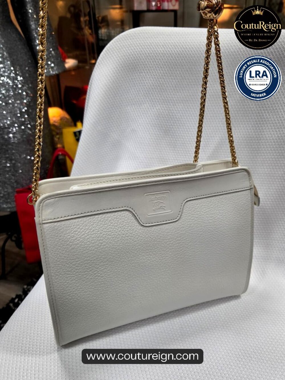 Burberry – White Textured Leather Shoulder Bag
